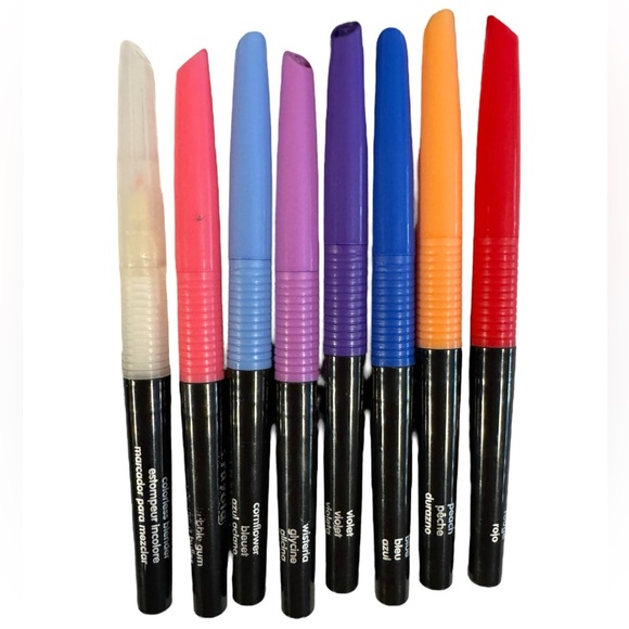 59 Page Crayola Doodle Book & 16 Crayola Blending Pen Markers - Picture 3 of 5